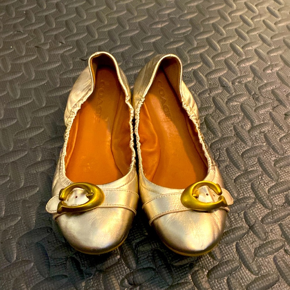 COACH size 8B. GOLD. BALLET Flats. Great condition. From pet and smoke free home